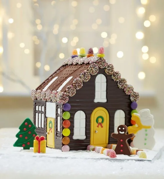 Пряничный домик: 20 идей декора вкусного рождественского символа - фото 359296