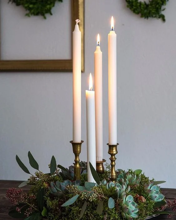 Святкові ідеї: як прикрасити дім на Різдво за допомогою свічок - фото 356656
