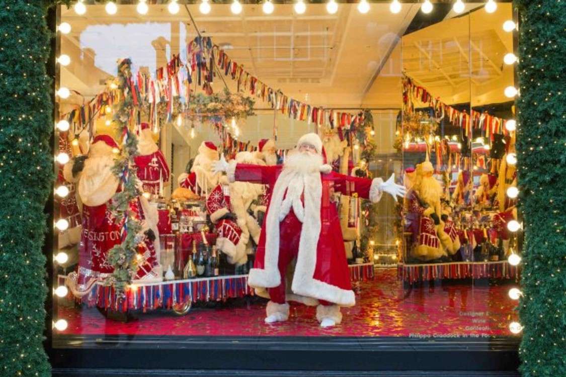 Праздник приближается: роскошные рождественские витрины мировых универмагов - фото 355129