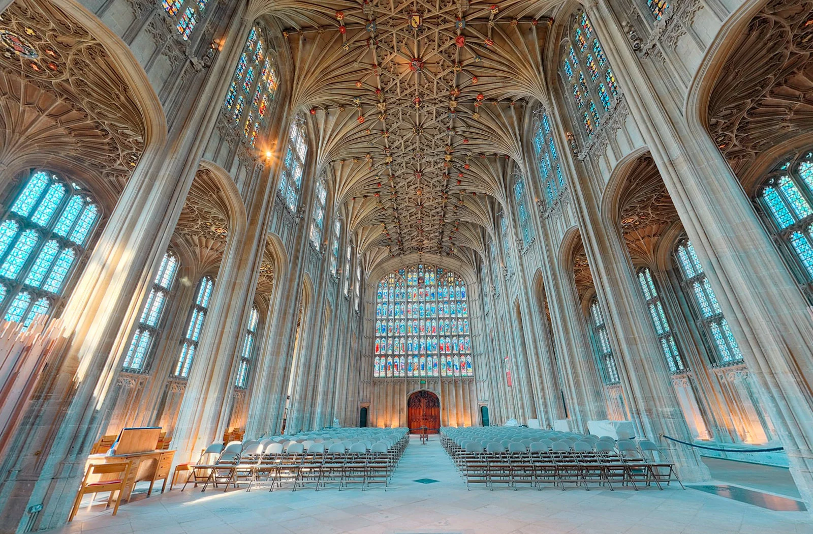 Показали церковь, в которой будут венчаться принц Гарри и Меган Маркл - фото 355342