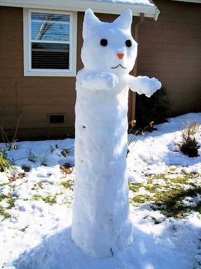 Вспомнить детство: прикольные снеговики, которые вам точно захочется слепить - фото 356603