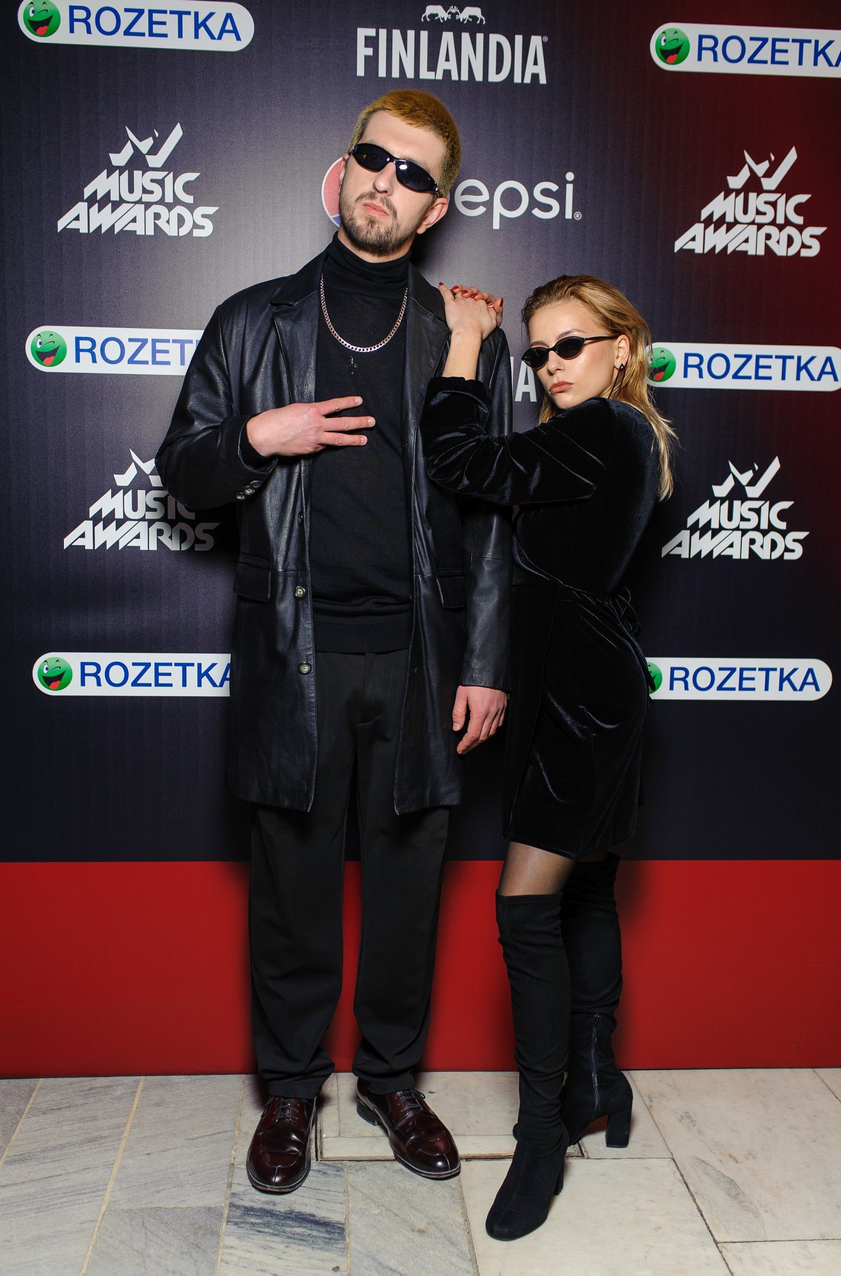 M1 Music Awards 2017: провальні образи зірок із червоної доріжки - фото 356086