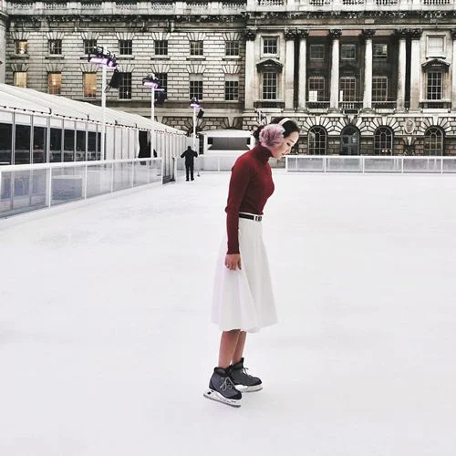 Королева льда: идеи нарядов для катания на коньках - фото 355370