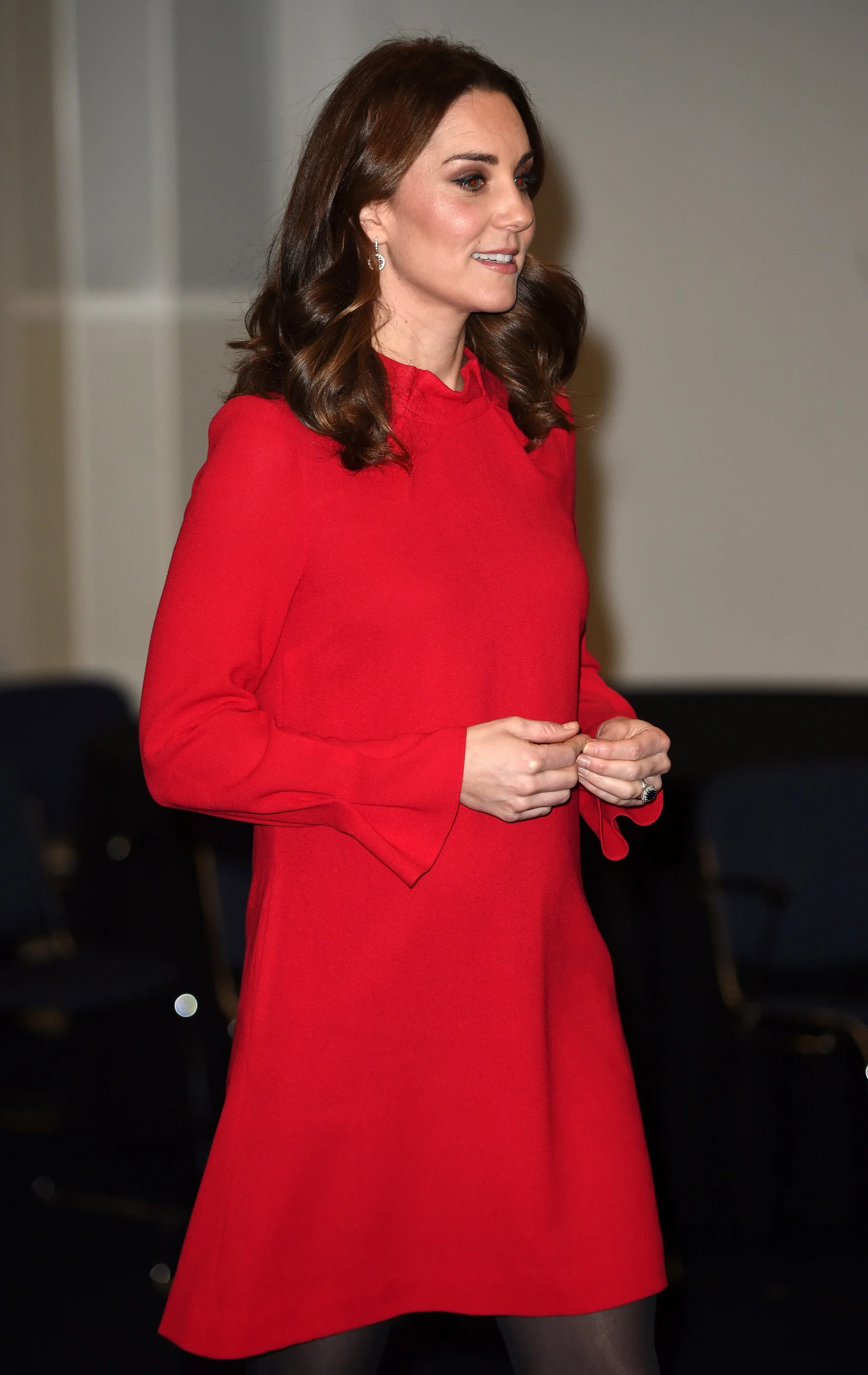 Вагітна Кейт Міддлтон приголомшила образом у яскраво-червоній сукні - фото 355588