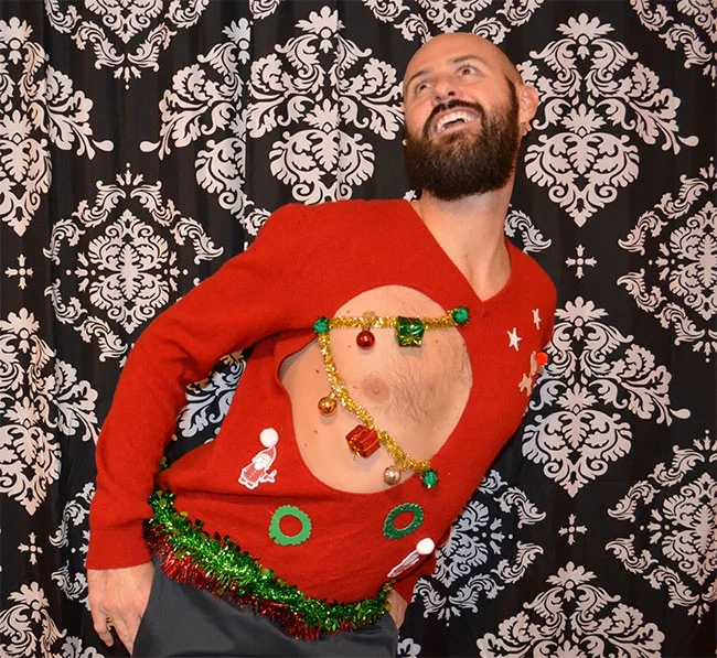 Глупые и пошлые свитера, которые сделают тебя звездой этого Рождества - фото 355173