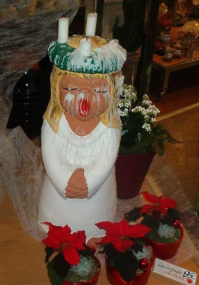 30 провальных рождественских декораций, которые рассмешат вас до слез - фото 357540