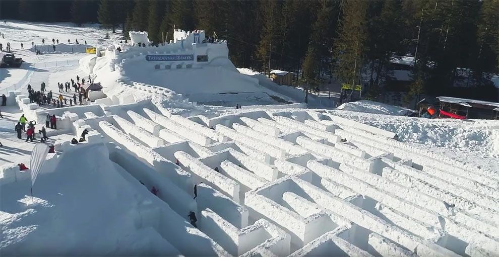 В Польше построили самый большой в мире снежный лабиринт - фото 364263