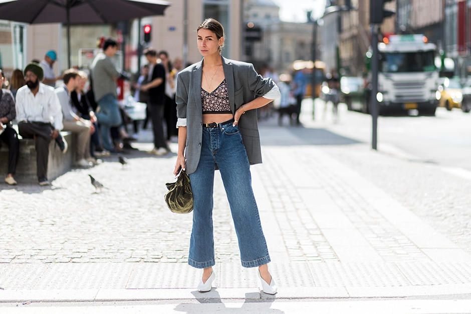 Объемный жакет: звезды street style демонстрируют крутые образы с главным must have сезона - фото 363035