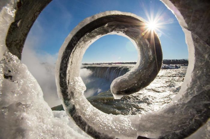 Ниагарский водопад замерз, и это зрелище поражает - фото 361193