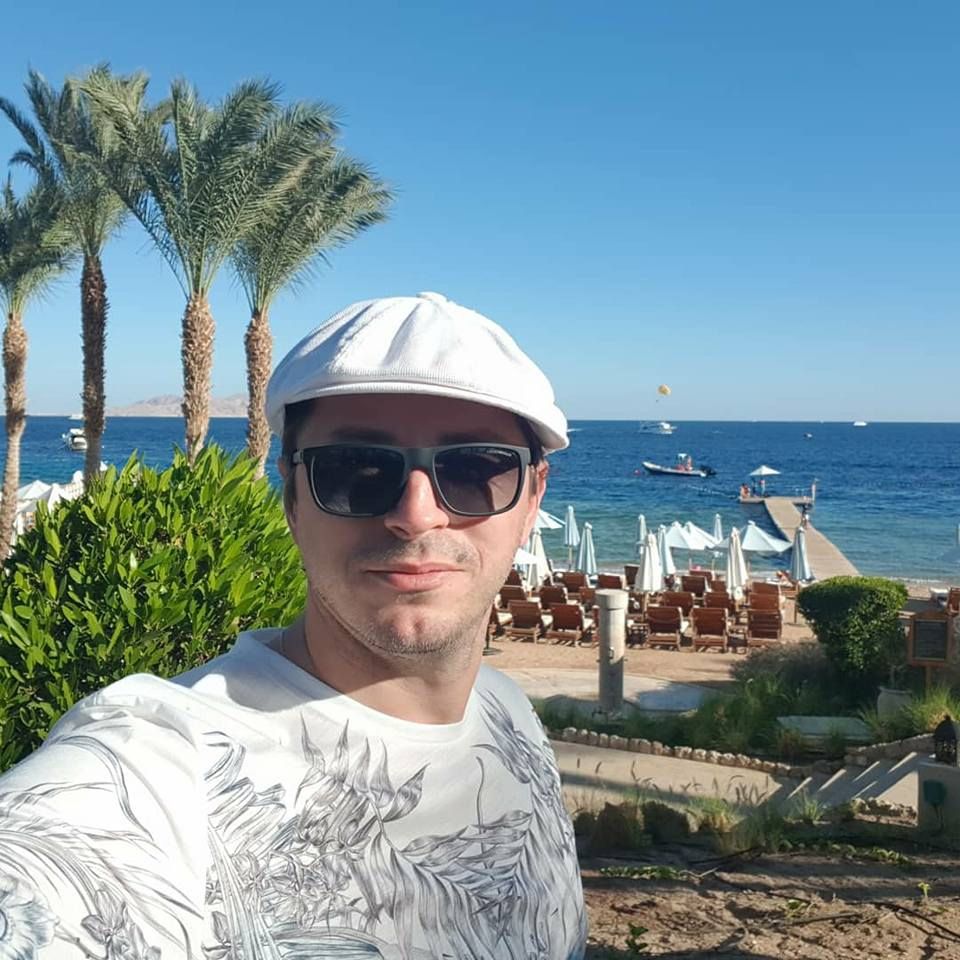Зразковий сім'янин: Сергій Притула відпочиває з родиною в Єгипті - фото 362591