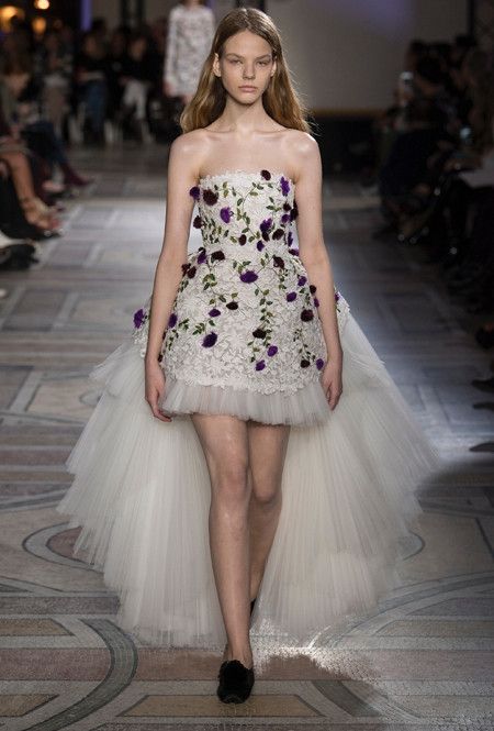 Невероятные платья из новой коллекции Giambattista Valli сведут с ума любую девушку - фото 364485