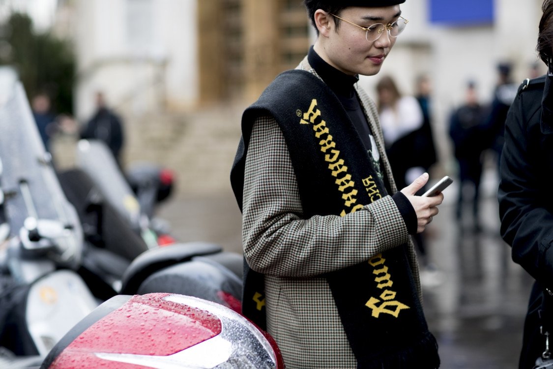 Мужская неделя моды: как выглядят фэшн-гости Парижа - фото 364105