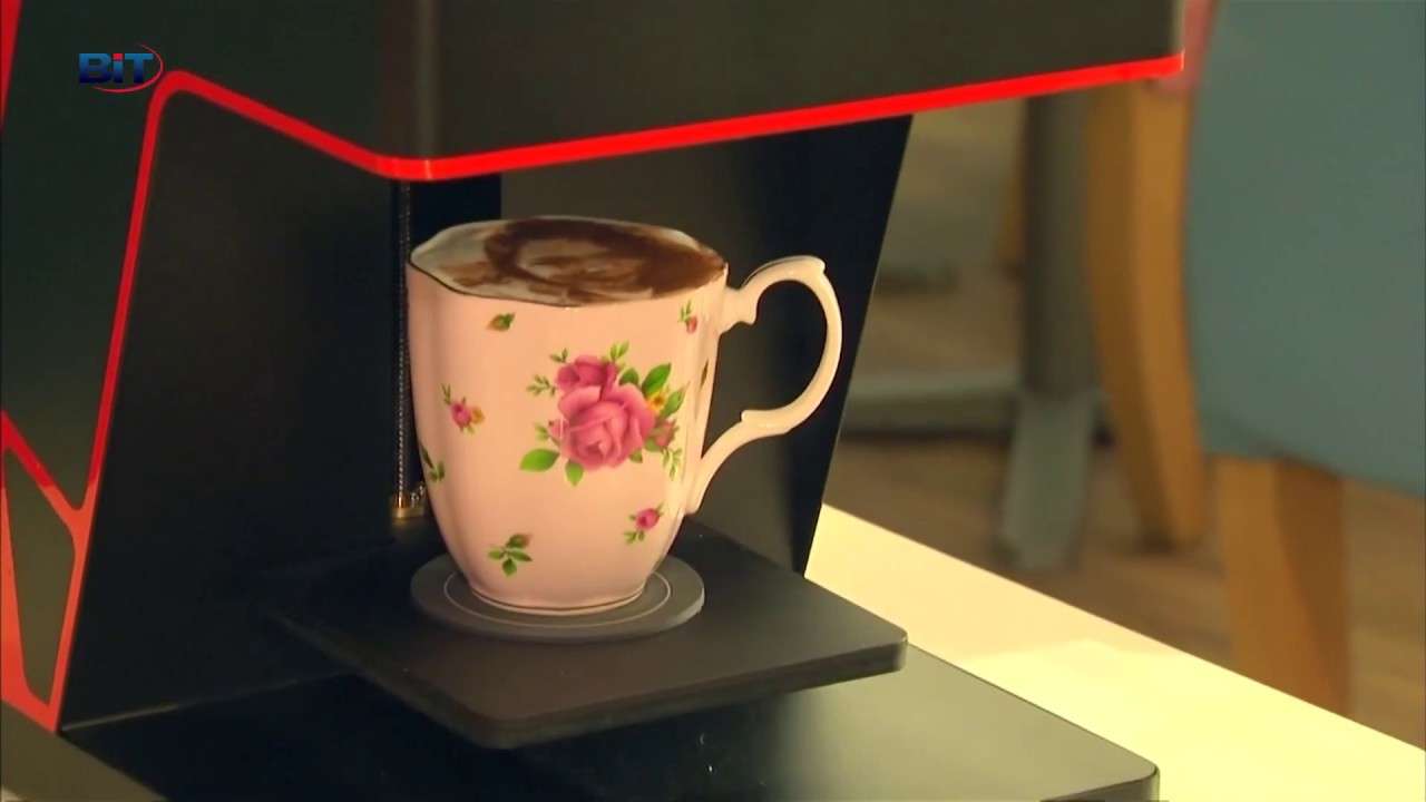 Селфічіно: в Лондоні відкрилось кафе, де можна випити каву зі своїм фото - фото 362101