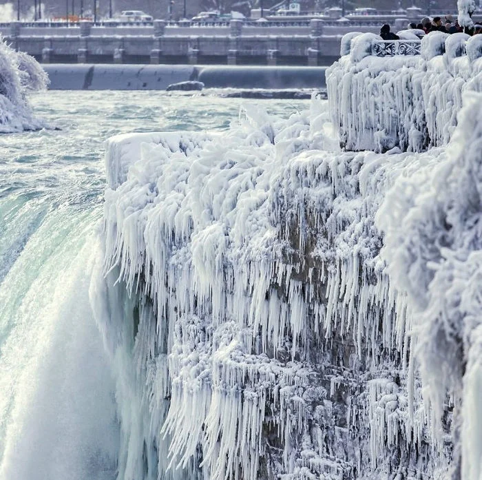 Ніагарський водоспад замерз, і це видовище приголомшує - фото 361201