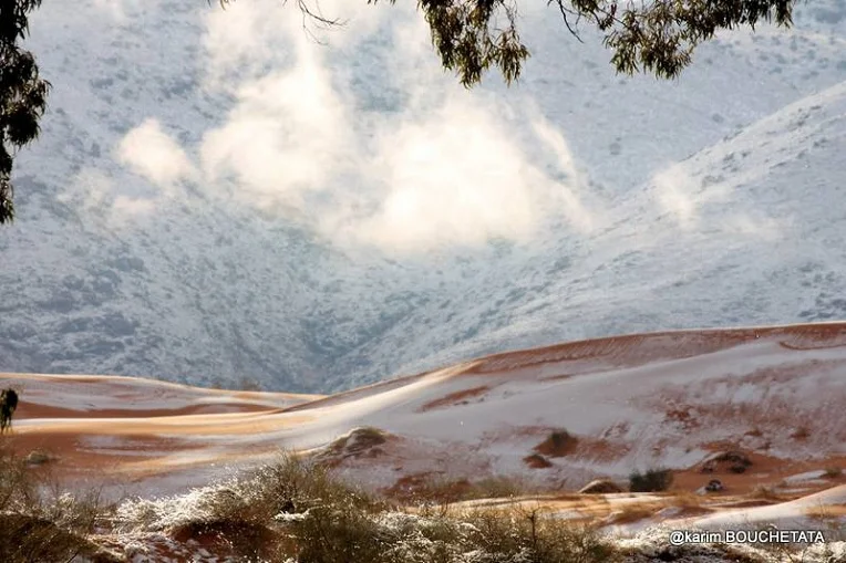 Пустелю Сахару вкрило снігом, і ці пейзажі захоплюють красою - фото 361591