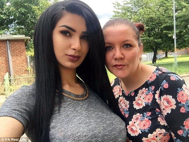 Парень уехал на летние каникулы, а вернулся девочкой с лицом Ким Кардашьян - фото 361853