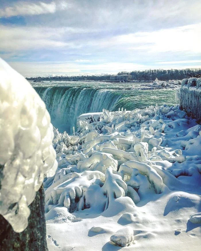 Ниагарский водопад замерз, и это зрелище поражает - фото 361194