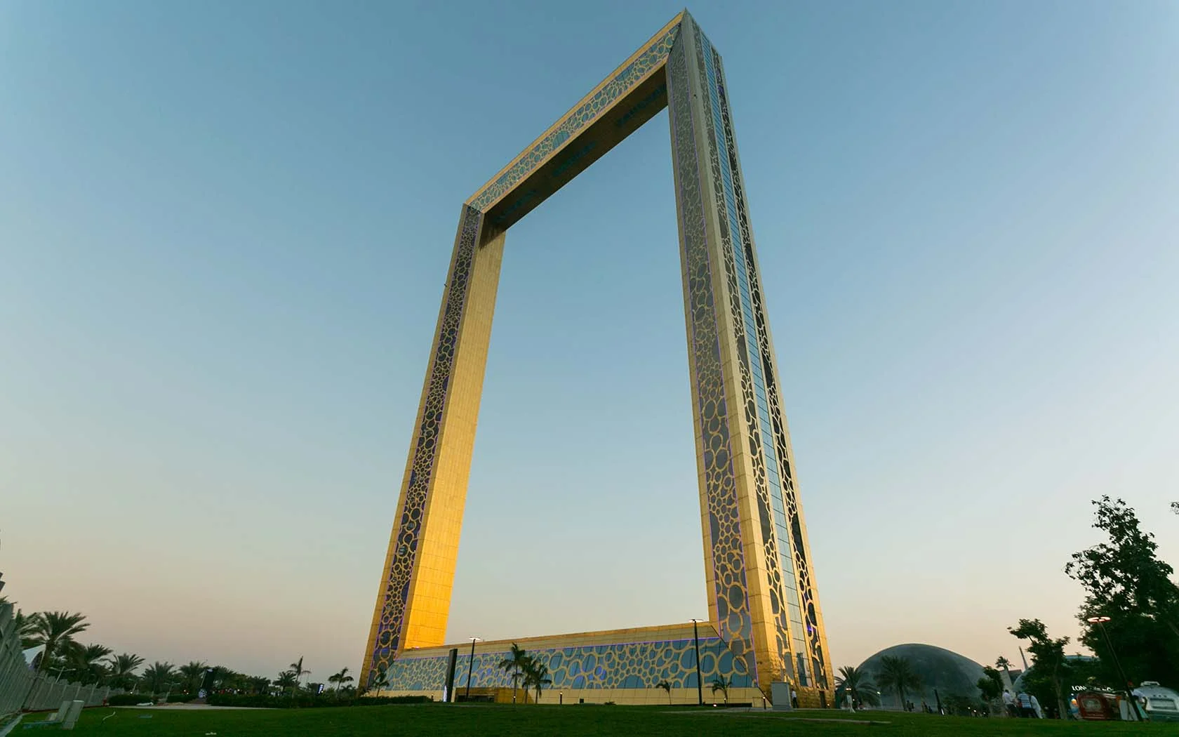 Дубайська рамка - чудо архітектури, яке змусить відкрити рот від подиву - фото 361669
