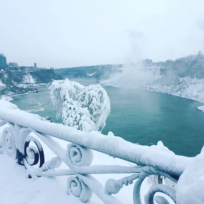 Ніагарський водоспад замерз, і це видовище приголомшує - фото 361202