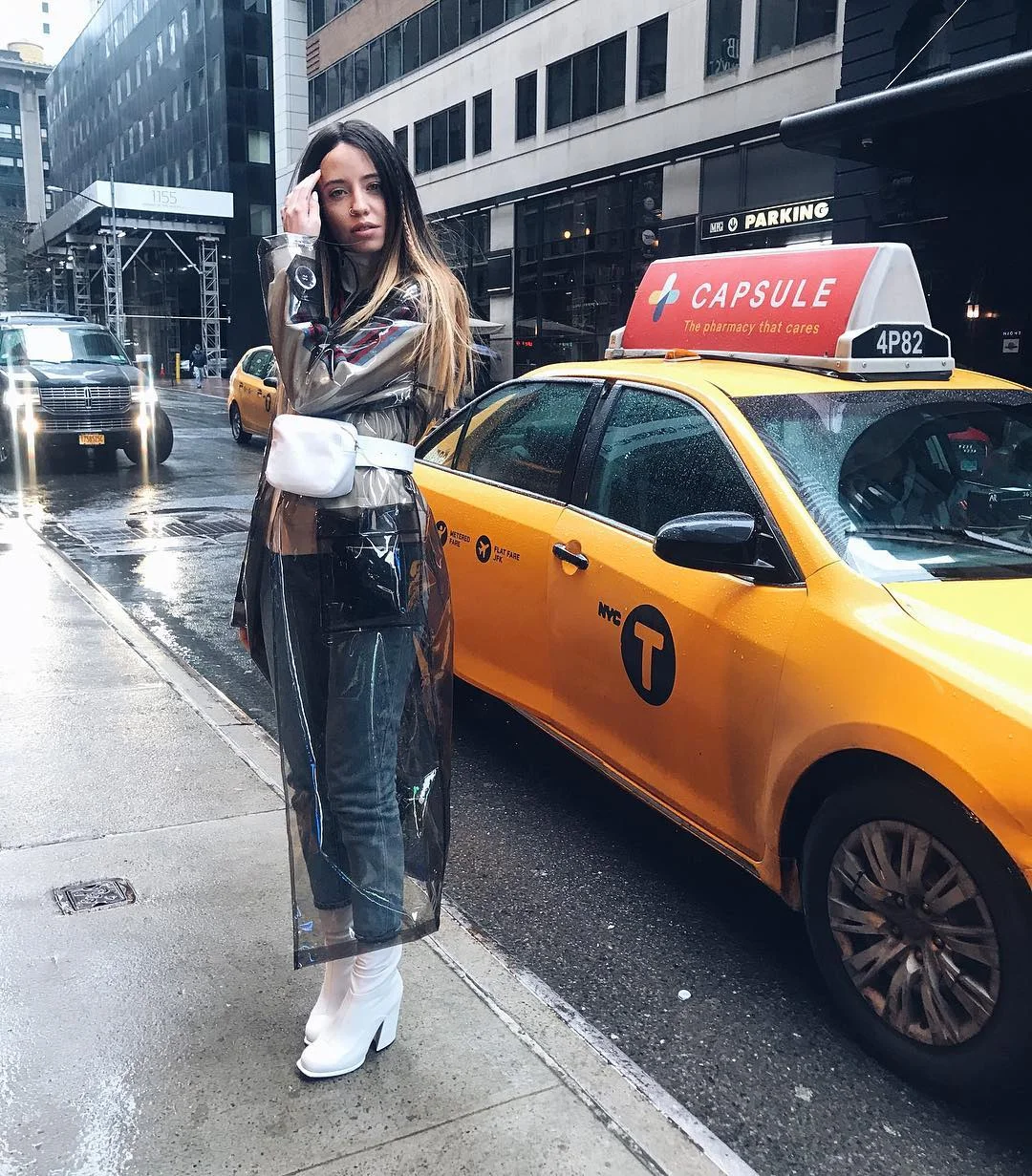 Надя Дорофеева поразила уличным стилем во время Недели моды в Нью-Йорке - фото 368430