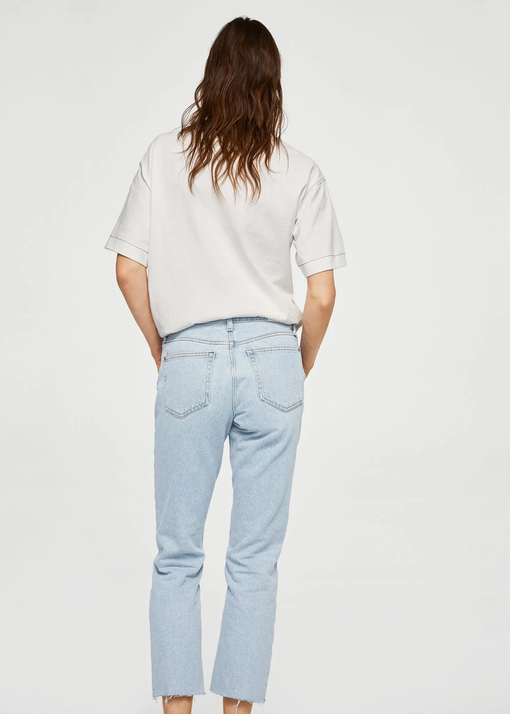 Эти джинсы станут главным хитом сезона и должны быть у каждой девушки - фото 371568