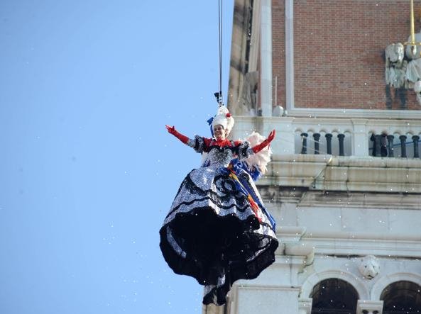Гордимся: одесситка вошла в топ-10 самых крутых нарядов Венецианского карнавала - фото 368208