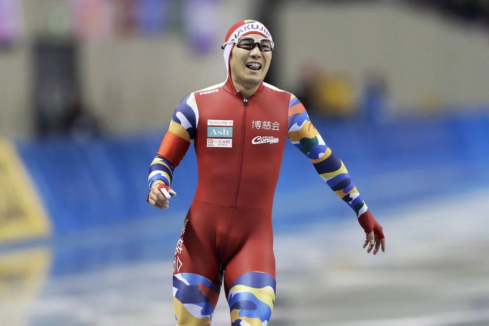 Зимова олімпіада - це не тільки спорт, а ще й пеніси, які видно через дуже щільні костюми - фото 366191