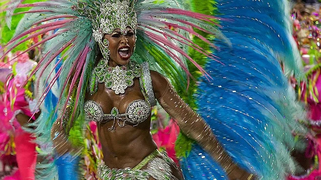 Чистый секс: самые горячие девушки карнавала в Рио-де-Жанейро 2018 - фото 369492