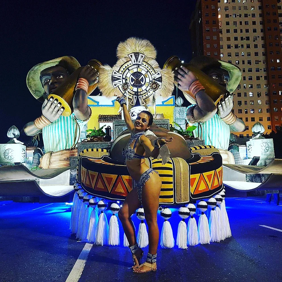Чистий секс: найгарячіші дівчата карнавалу в Ріо-де-Жанейро 2018 - фото 369509