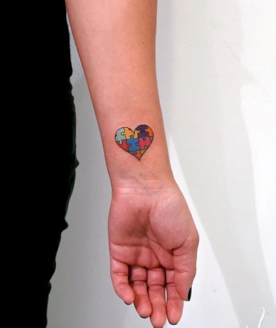 Татуировки в форме сердца, которые могут стать идеальным подарком на День Валентина - фото 368443
