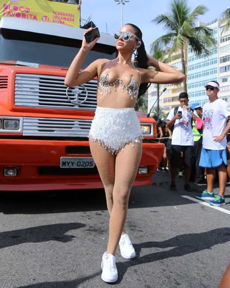Чистий секс: найгарячіші дівчата карнавалу в Ріо-де-Жанейро 2018 - фото 369497