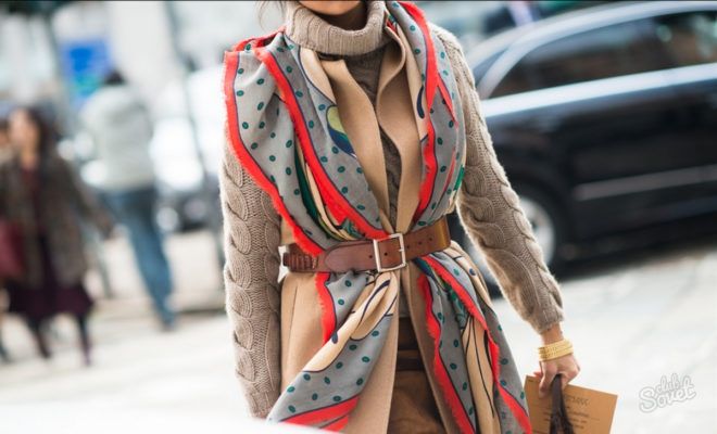 Стильный лайфхак: ремень, которым звезды street style перевязывают любые вещи - фото 368591