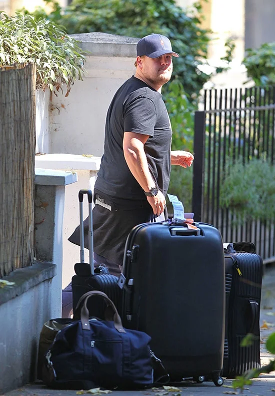 Дама с чемоданом: сколько багажа возят с собой знаменитости - фото 367805