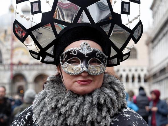 Гордимся: одесситка вошла в топ-10 самых крутых нарядов Венецианского карнавала - фото 368203