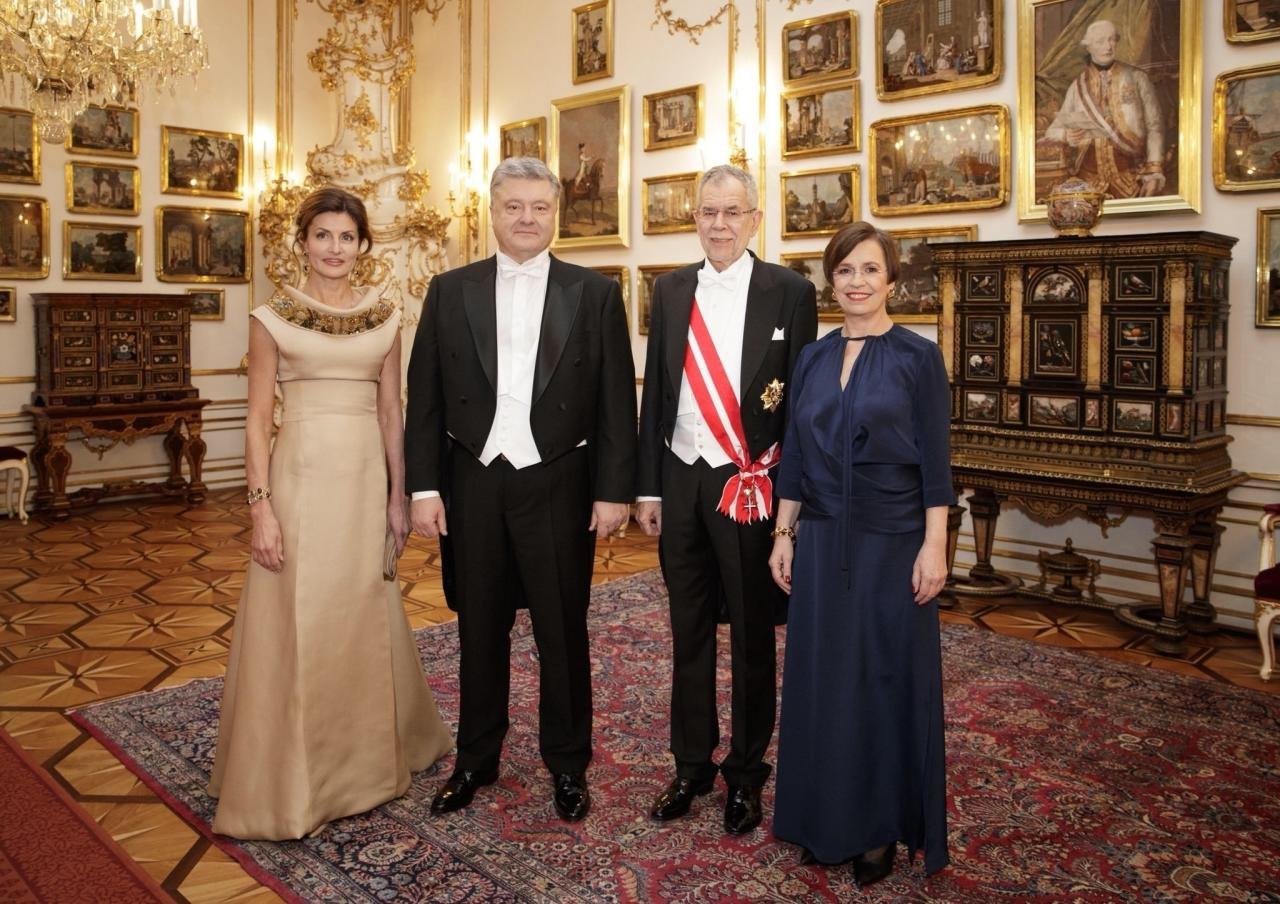 Марина Порошенко приголомшила елегантним образом на Віденському балу - фото 368176