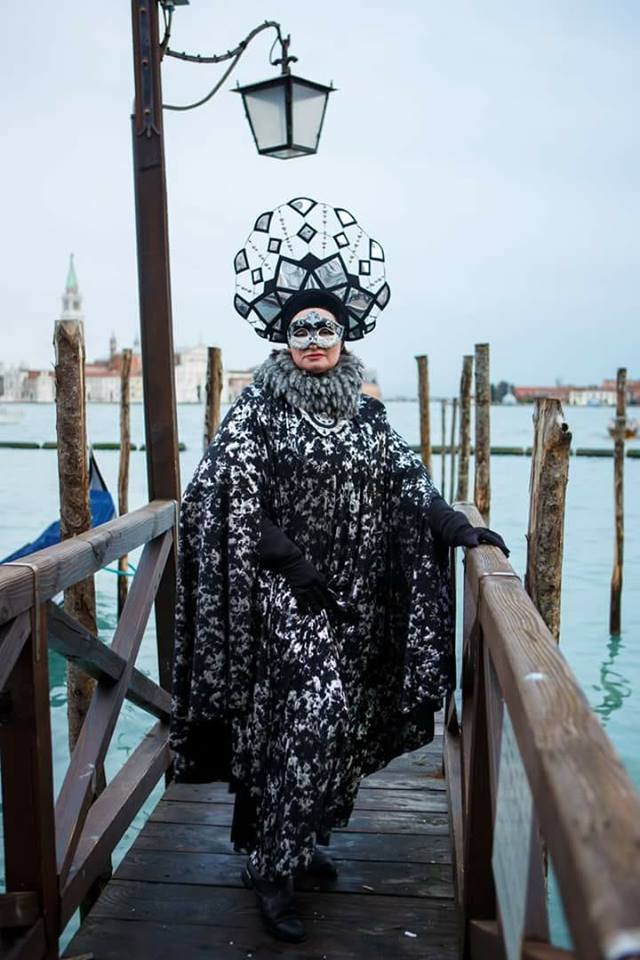 Гордимся: одесситка вошла в топ-10 самых крутых нарядов Венецианского карнавала - фото 368207