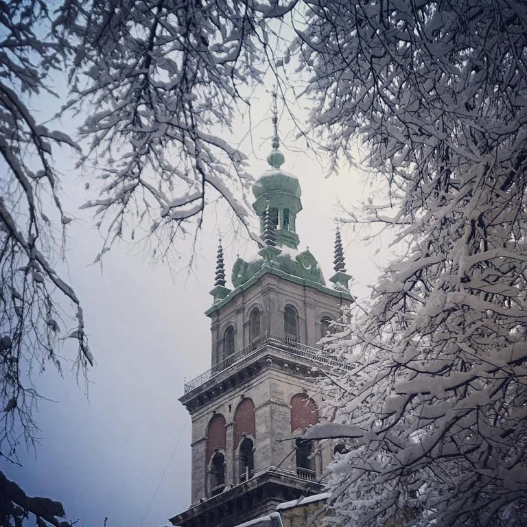 Львів замело снігом, і такої фантастичної зими ви давно не бачили - фото 366979