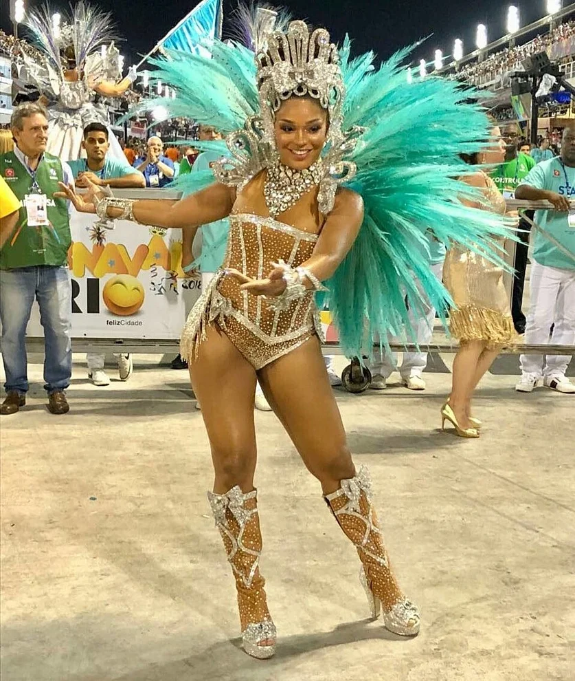 Чистий секс: найгарячіші дівчата карнавалу в Ріо-де-Жанейро 2018 - фото 369507