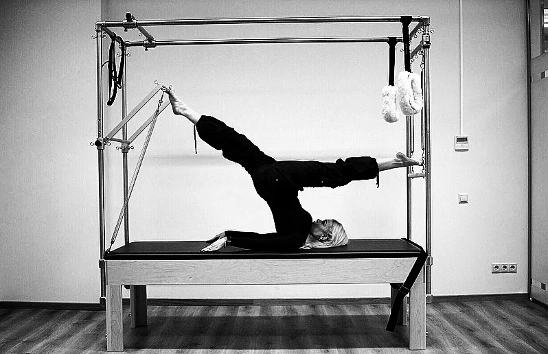 Почти гимнастка: Алина Гросу показала свои тренировки в разных позах - фото 368272