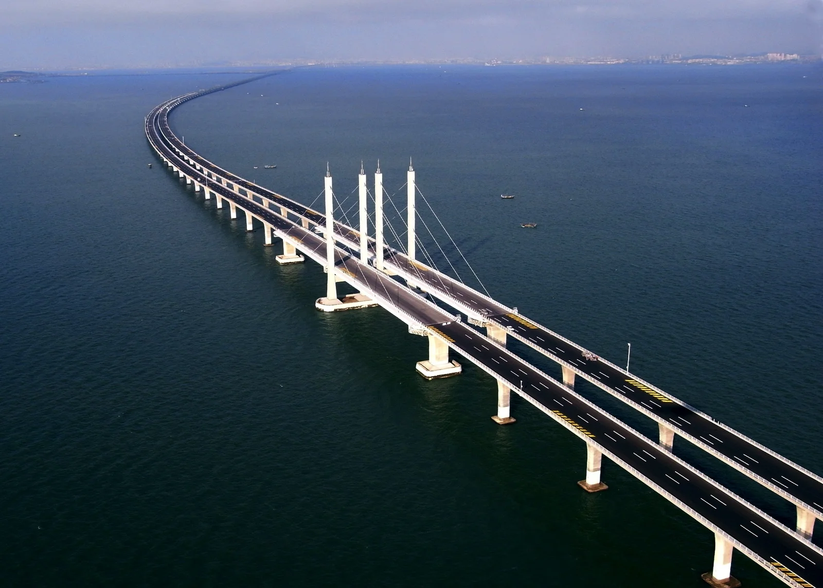 В Китае построили самый длинный мост в мире, и вот, как выглядит это чудо архитектуры - фото 371744
