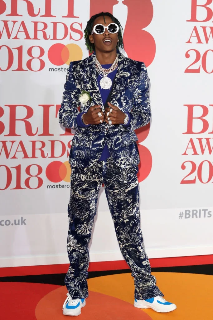 BRIT Awards 2018 - найобговорюваніші образи з червоної доріжки, які ти маєш побачити - фото 370834