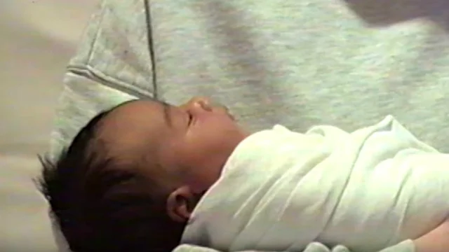 Ким Кардашьян показала миру свою новорожденную дочь Чикаго - фото 371870