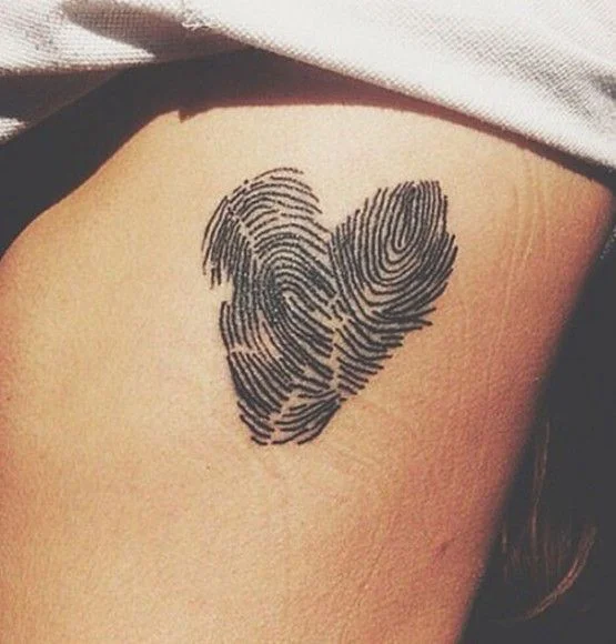 Татуировки в форме сердца, которые могут стать идеальным подарком на День Валентина - фото 368451