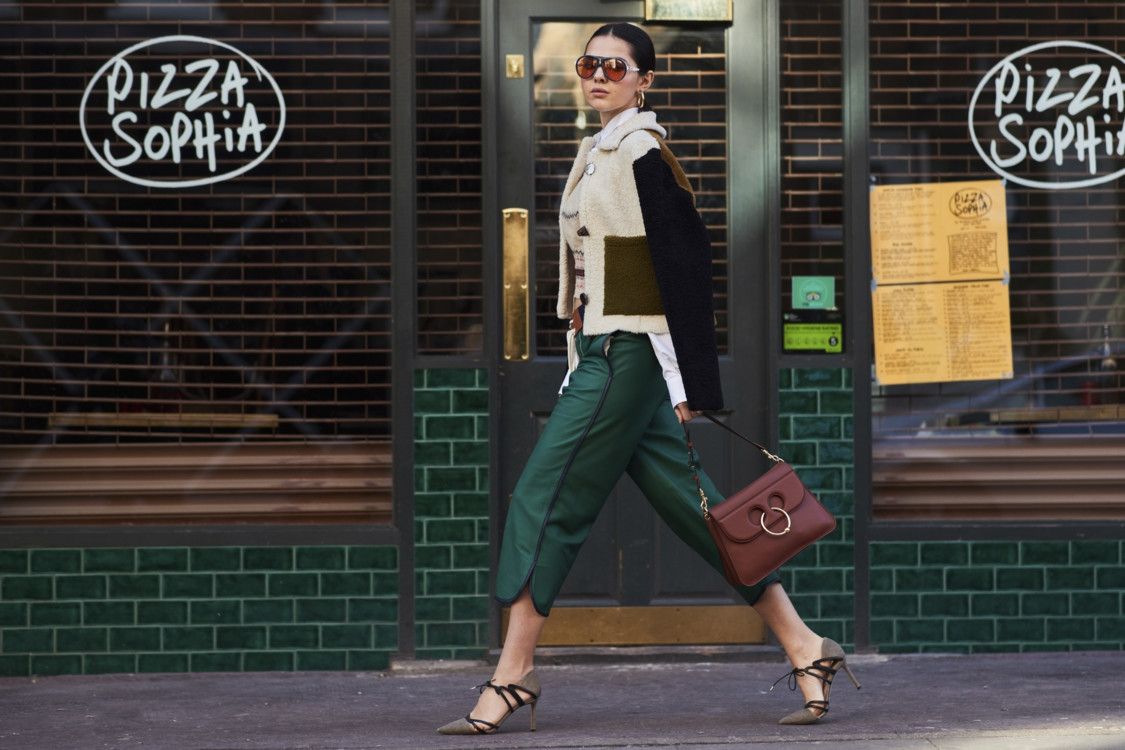 Неделя моды в Лондоне: яркие и колоритные street style образы гостей - 370289 Неделя моды в Лондоне: яркие и колоритные street style образы гостей - фото 370289