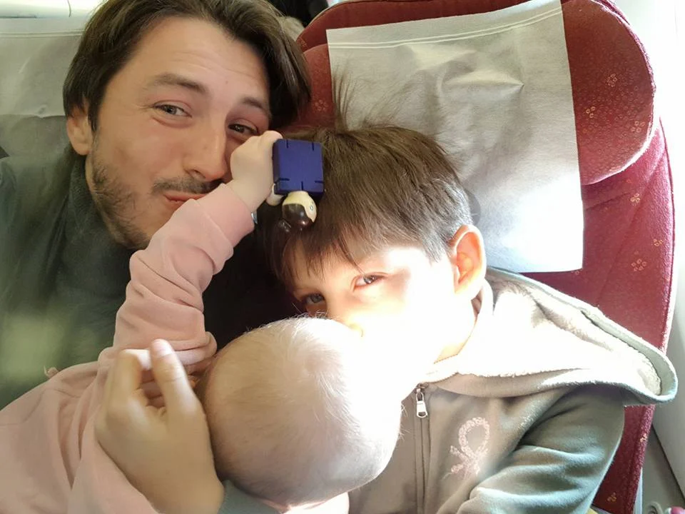 Звездный отец Сергей Притула умилил снимками с малышами - фото 371541