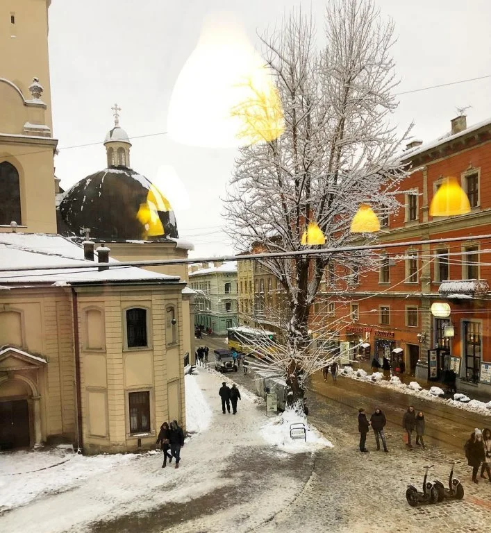 Львів замело снігом, і такої фантастичної зими ви давно не бачили - фото 366978