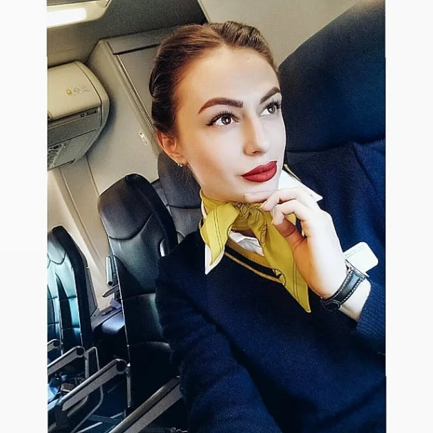 Горячая украинская стюардесса стала звездой Instagram благодаря своим соблазнительным фото - фото 370683