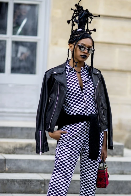 Французький шарм: стильні вуличні луки на Тижні моди в Парижі - фото 372856