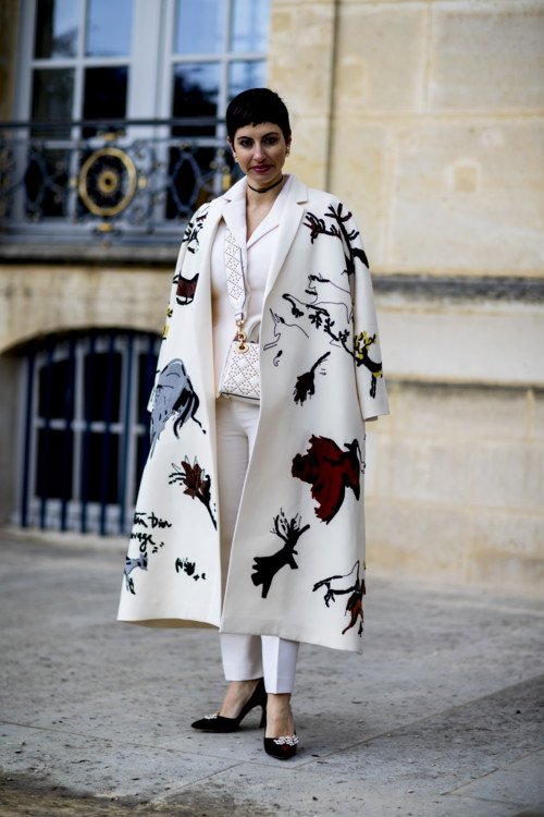 Французский шарм: стильные уличные луки на Неделе моды в Париже - фото 372850