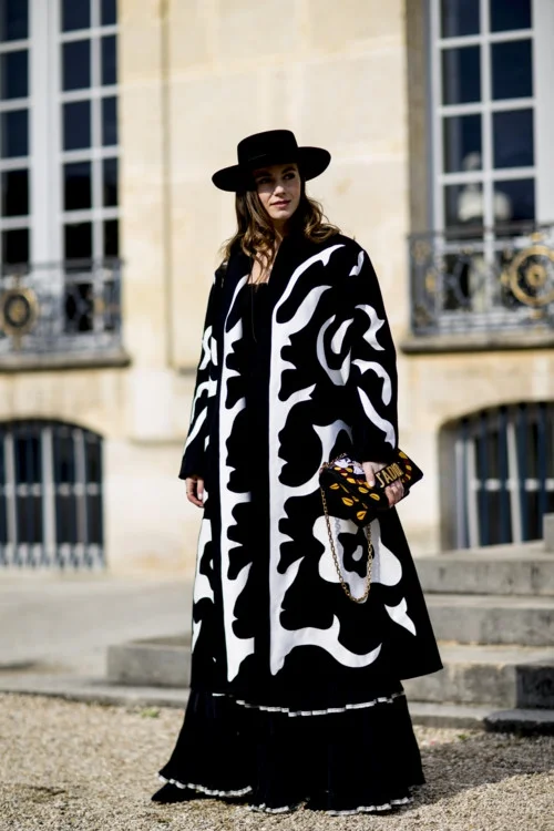 Французький шарм: стильні вуличні луки на Тижні моди в Парижі - фото 372846
